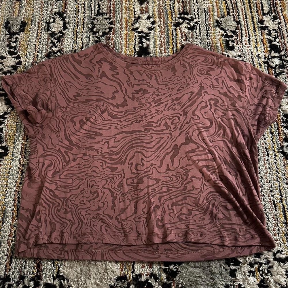 Lululemon tee
